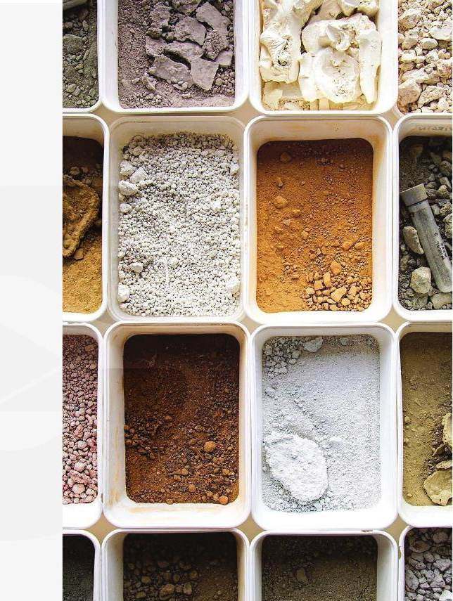Bột trét và vật liệu khô